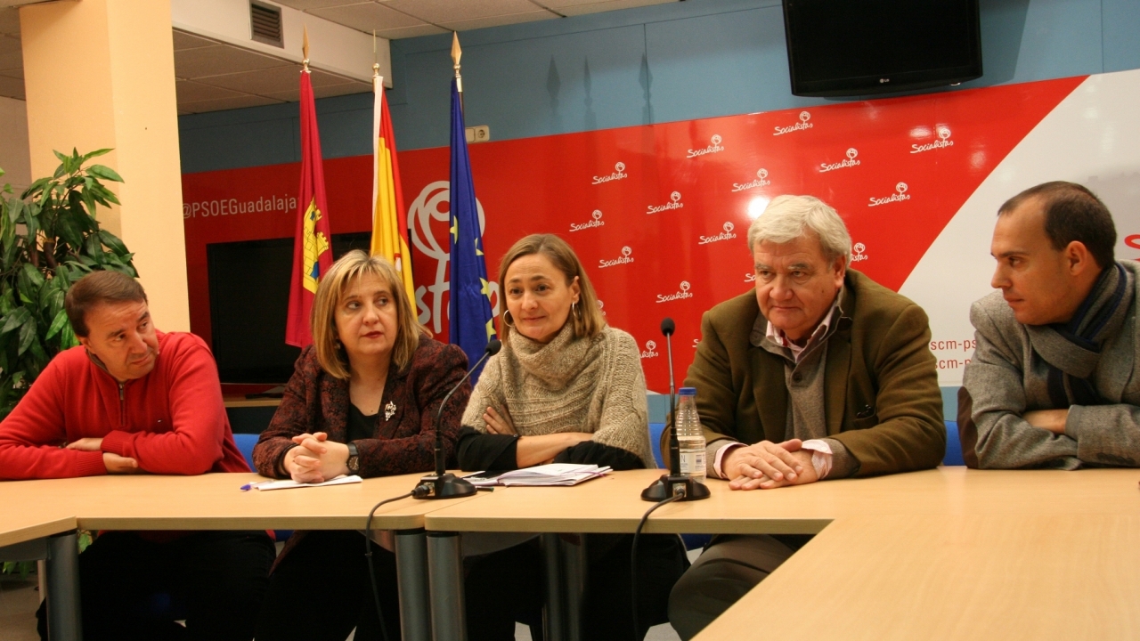 El PSOE, satisfecho por una campaña marcada por los compromisos de García-Page y las mentiras de Cospedal