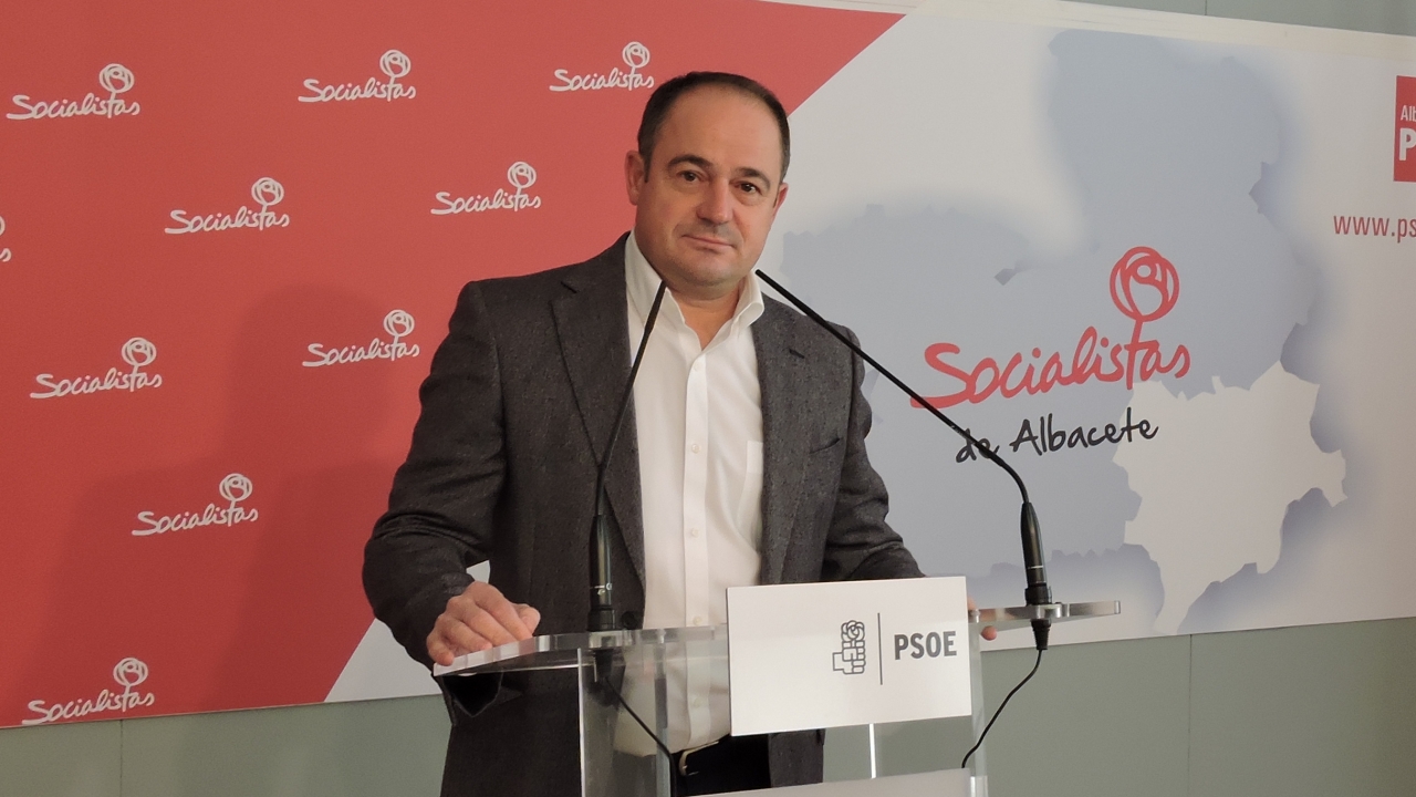 Sáez: &quot;El gobierno regional apuesta por la creación de empleo y la formación