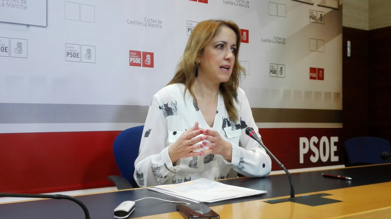 &quot;El Gobierno de Cospedal planteó cambiar la salud de los pacientes por asfalto&quot;