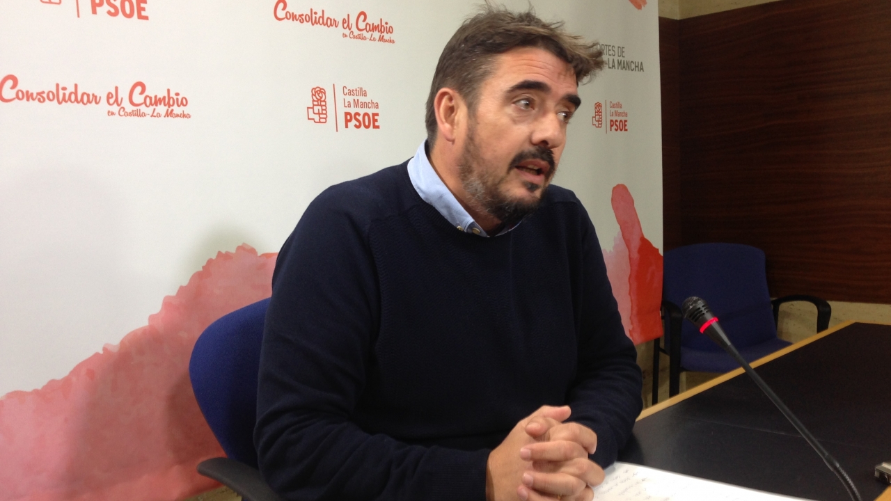 &quot;En 2017, contrasta el trabajo de reconstrucción de García-Page con la oposición destructiva, de mentiras e insultos del PP&quot;