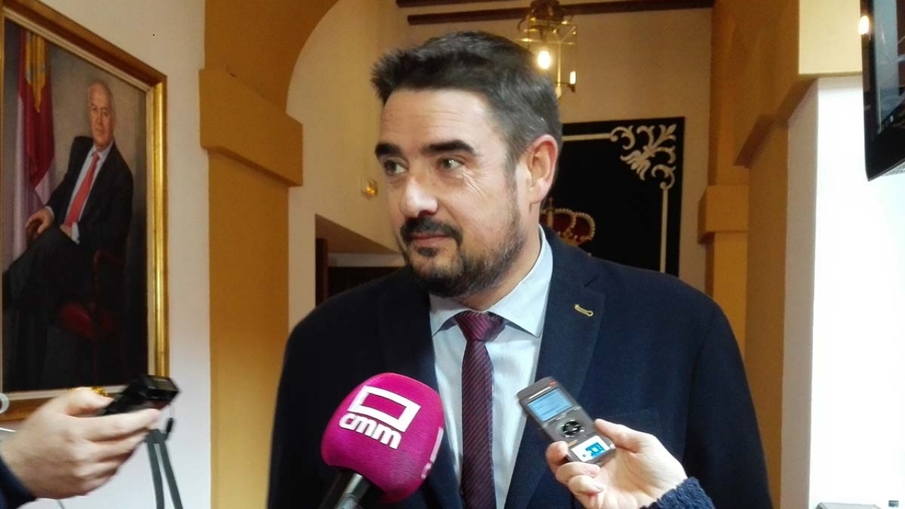 &quot;Nacho Villa y el PP no pueden irse de rositas después de haber despilfarrado tanto dinero en la radio y televisión públicas&quot;