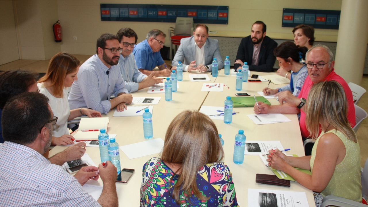 &quot;Vamos a reivindicar a Pedro Sánchez lo mismo que reivindicábamos a Rajoy para nuestros agricultores y ganaderos&quot;