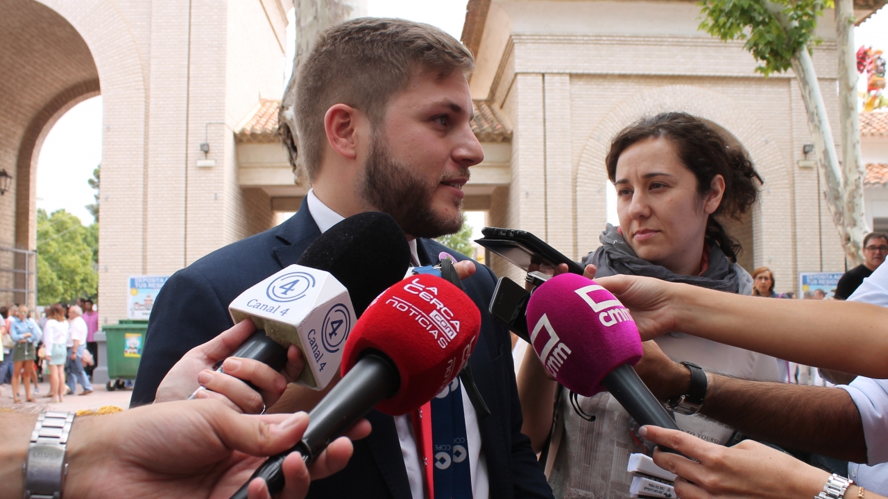 &quot;Los candidatos que quieren dirigir el PP son más de lo mismo y ninguno representa ni diálogo ni moderación&quot;