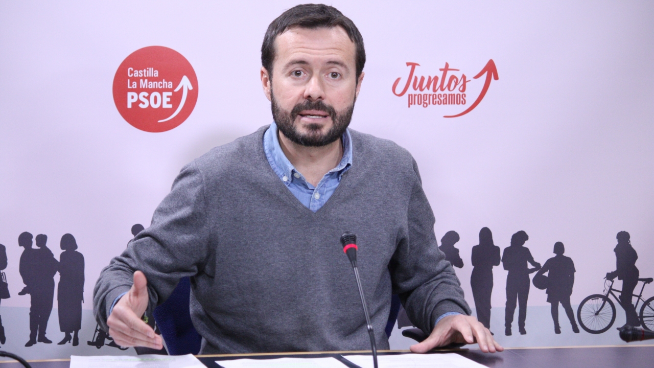 &quot;Seguimos esperando a que Núñez nos diga si está a favor de las víctimas de la violencia de género o está echado en brazos de la extrema derecha&quot;