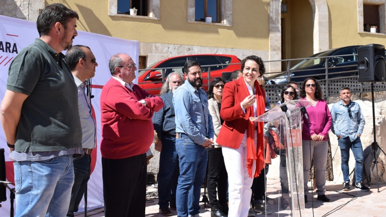 Magdalena Valerio resalta el trabajo realizado por Luis Viejo para conseguir &quot;una Brihuega mejor, con más posibilidades y que mira al futuro&quot;