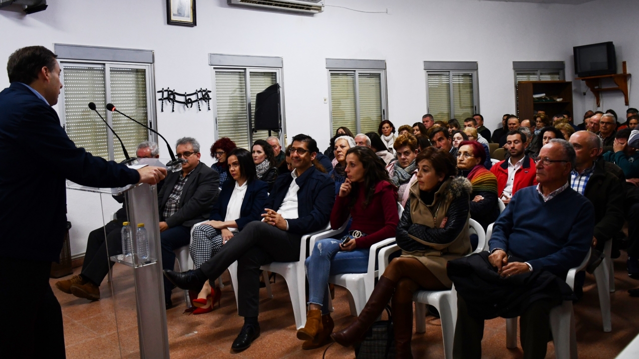 Caballero: &quot;El voto al PSOE significa apostar por el empleo y los servicios sociales que garanticen la vida en igualdad de condiciones en el medio rural&quot;