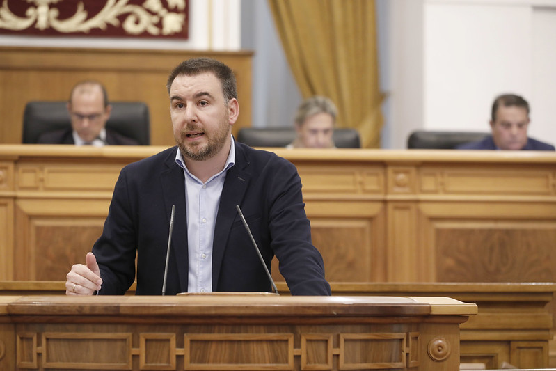 Sánchez Requena: “Con el doble de crisis que la que gestionó el PP, tenemos la mitad de paro”