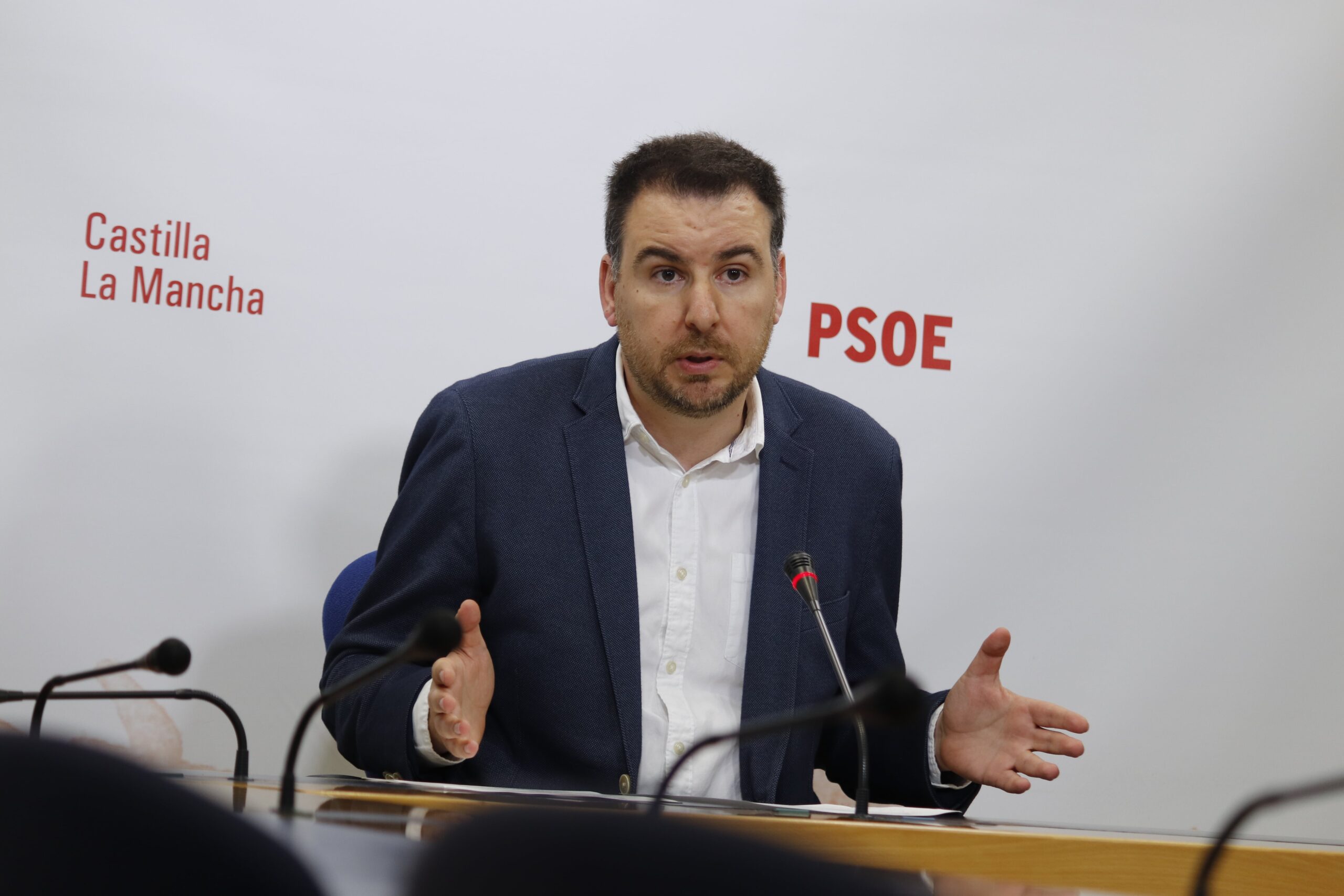 Sánchez Requena subraya la “tremenda diferencia” con el PP: “Ahora, crecen las empresas y hay la mitad de paro de larga duración”