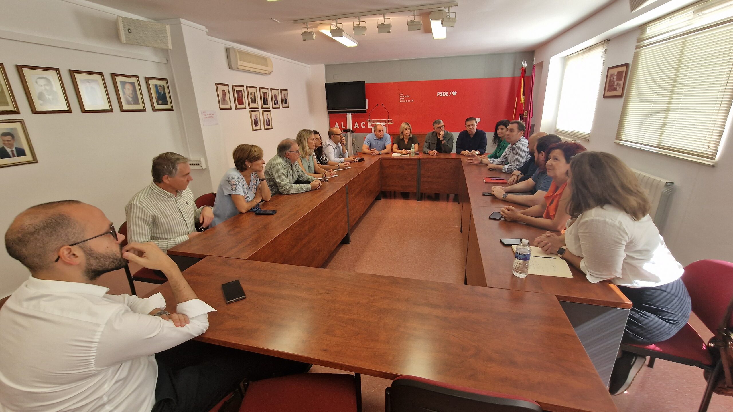 Abengózar defiende el “método Page” frente al “protocolo del oportunismo” del PP de Núñez ante cualquier emergencia