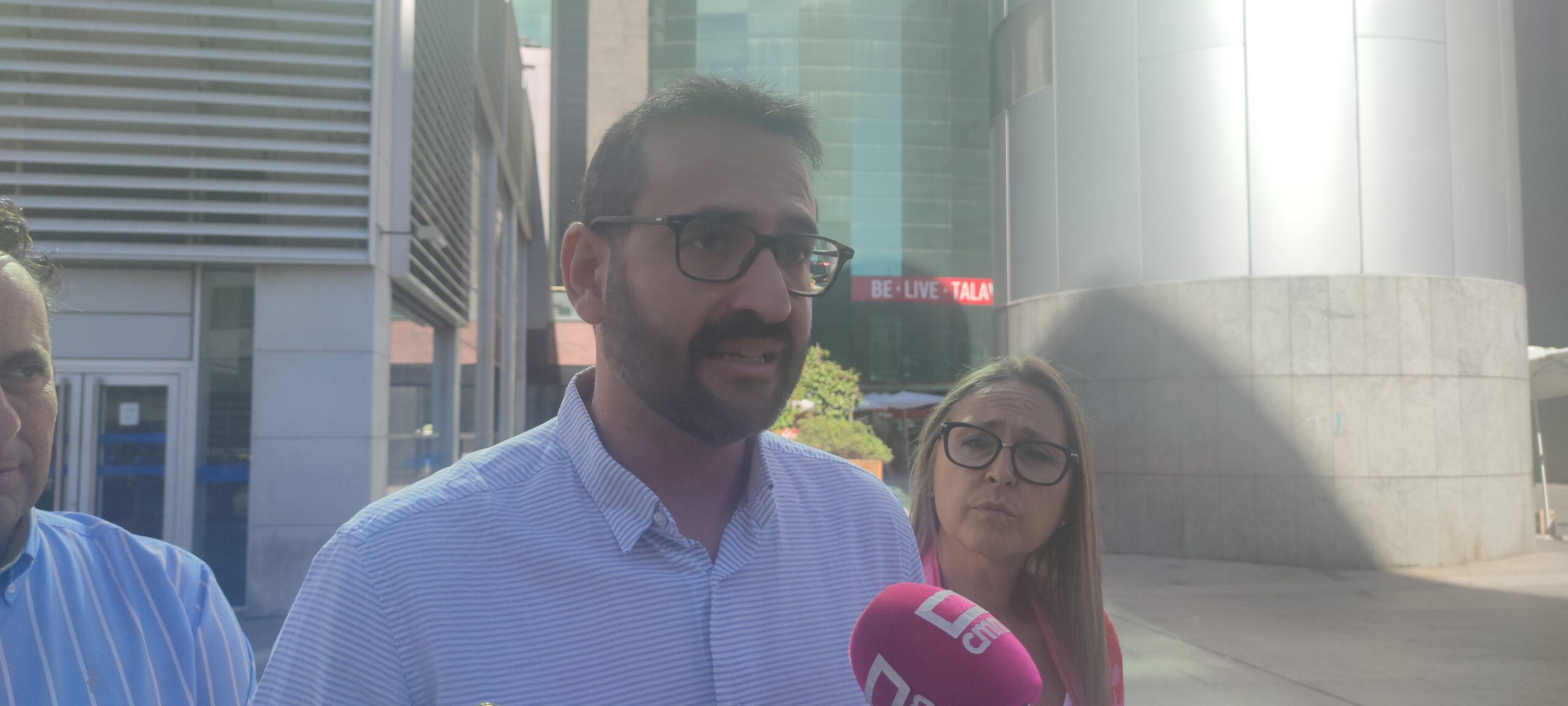 Gutiérrez subraya que “son momentos de seriedad” y lamenta que “en el PP de CLM tenemos los peores políticos de España que cuando pueden lo destrozan todo y nunca ayudan en nada”