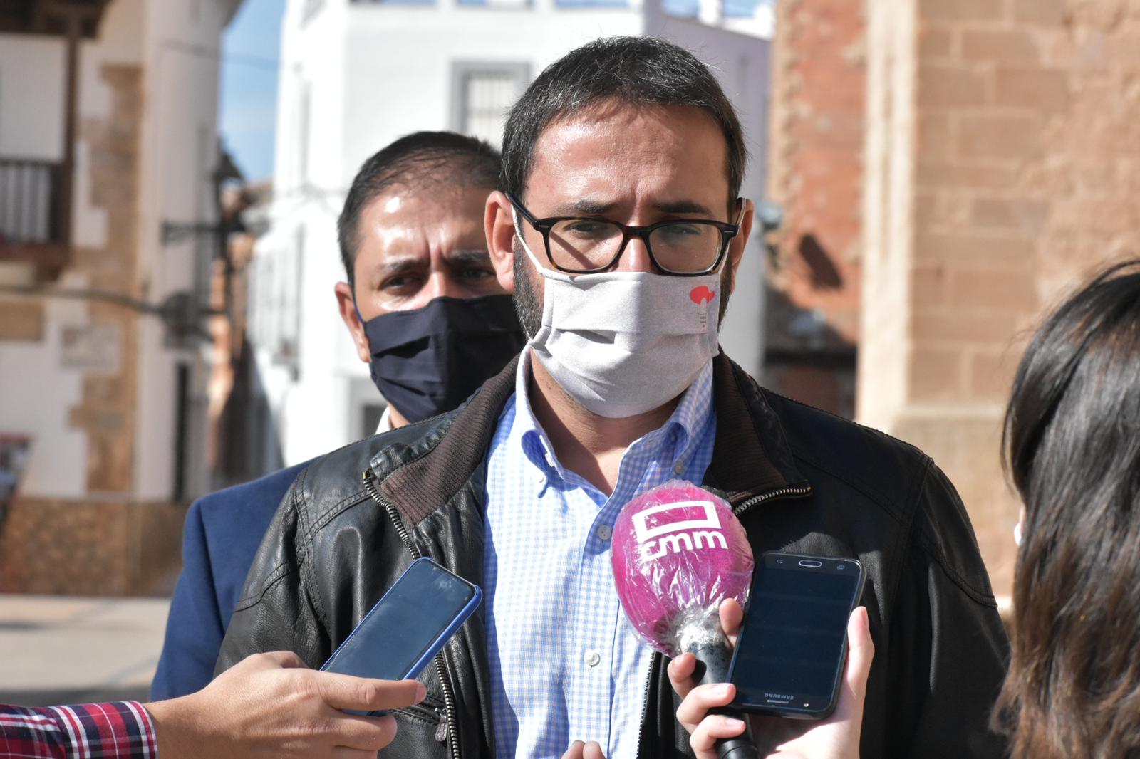 Gutiérrez subraya el compromiso del Gobierno de Page con los pueblos y asegura que el virus “no va a servir de excusa”