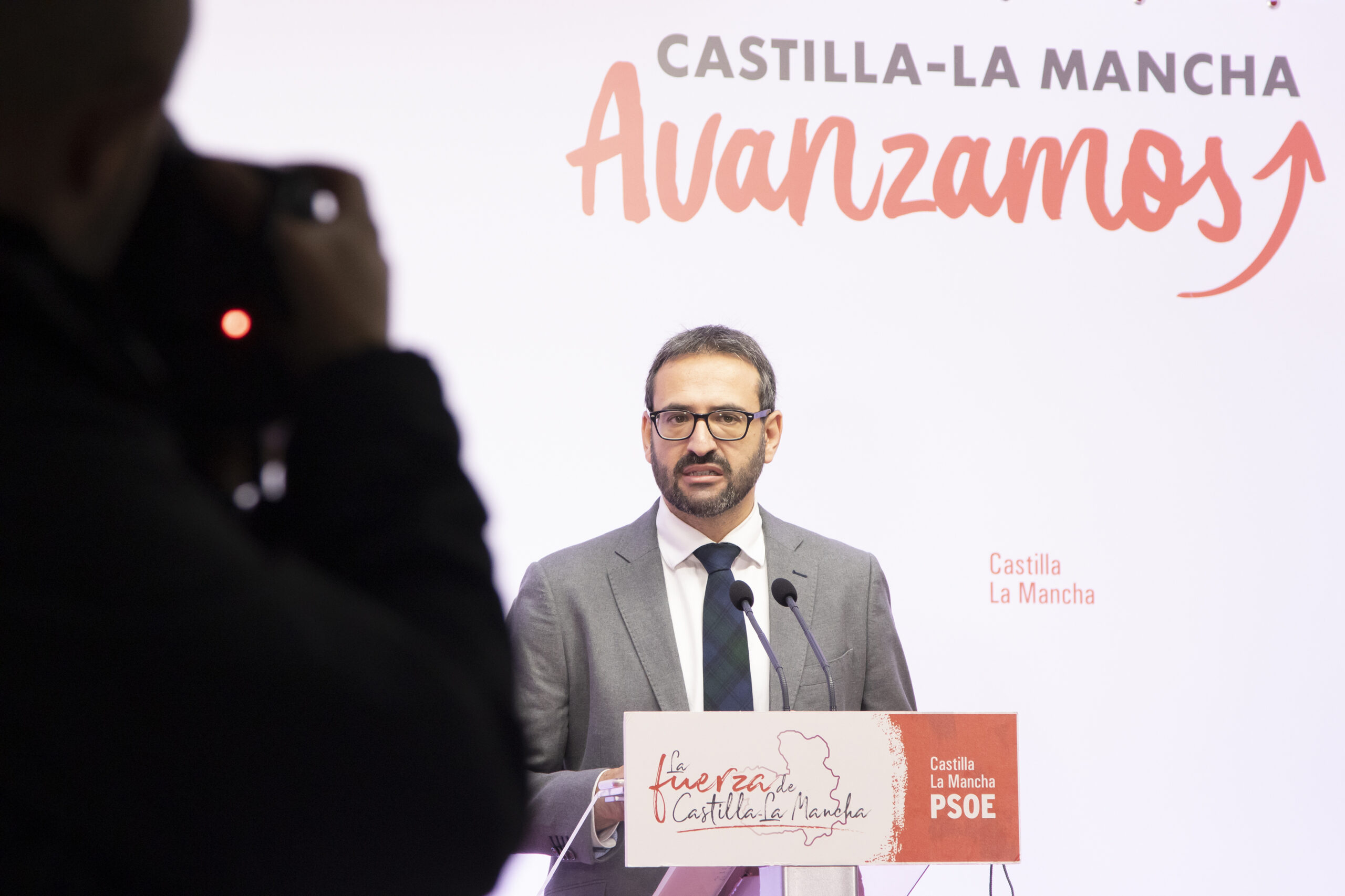 Gutiérrez al PP: “No vamos a tolerar que vengan con un señuelo en una mano y en la otra con el daño hecho a Castilla-La Mancha”