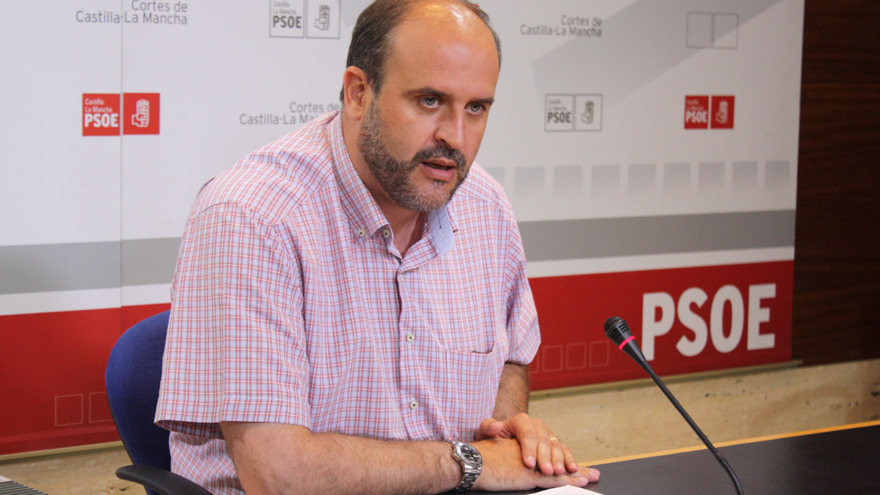 El PSOE exige a Cospedal que, en vez de dar pucherazos electorales, explique qué ha pasado con los 200.000 euros de Bárcenas