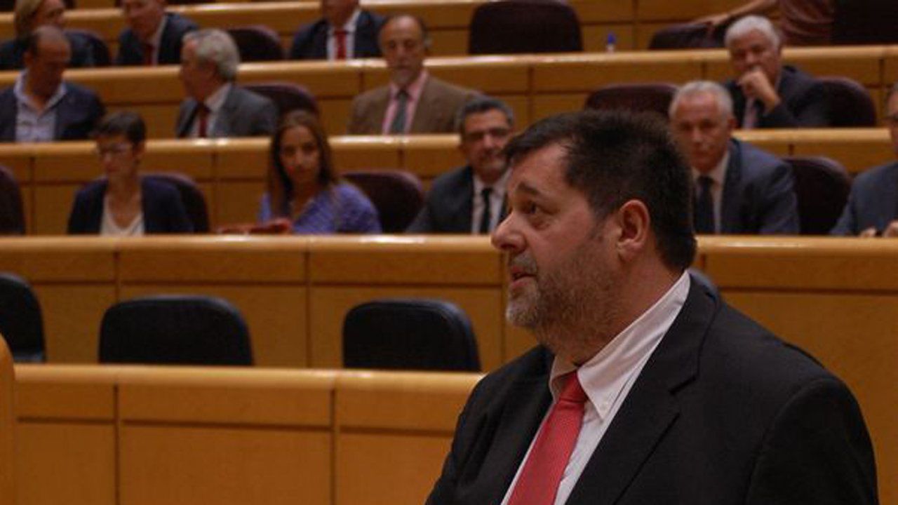 Toma posesión del acta el nuevo senador del PSOE José María Toledo en sustitución de la fallecida Inmaculada Cruz