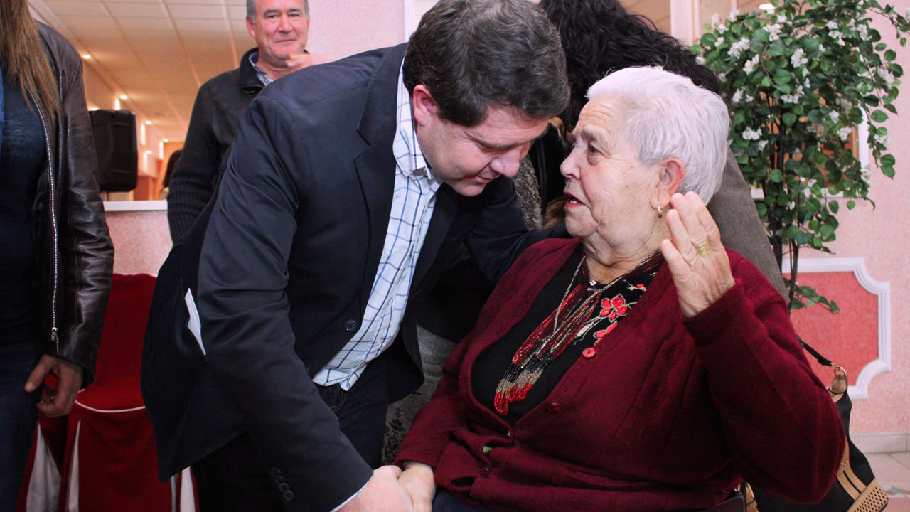 García-Page:”El Centro de salud de Elche de la Sierra será el primero y la bandera de la reconstrucción de la Sanidad pública del próximo Gobierno”