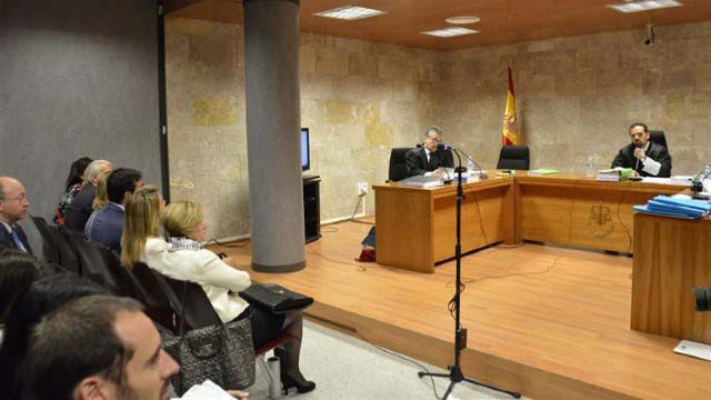 «CMT vuelva a censurar informaciones sobre el caso Bárcenas porque puedan perjudicar a Cospedal»