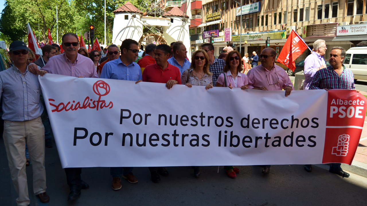 González Ramos: “Cuando el gobierno de Rajoy presume de previsiones macroeconómicas, pisotea la dignidad de 6 millones de desempleados»