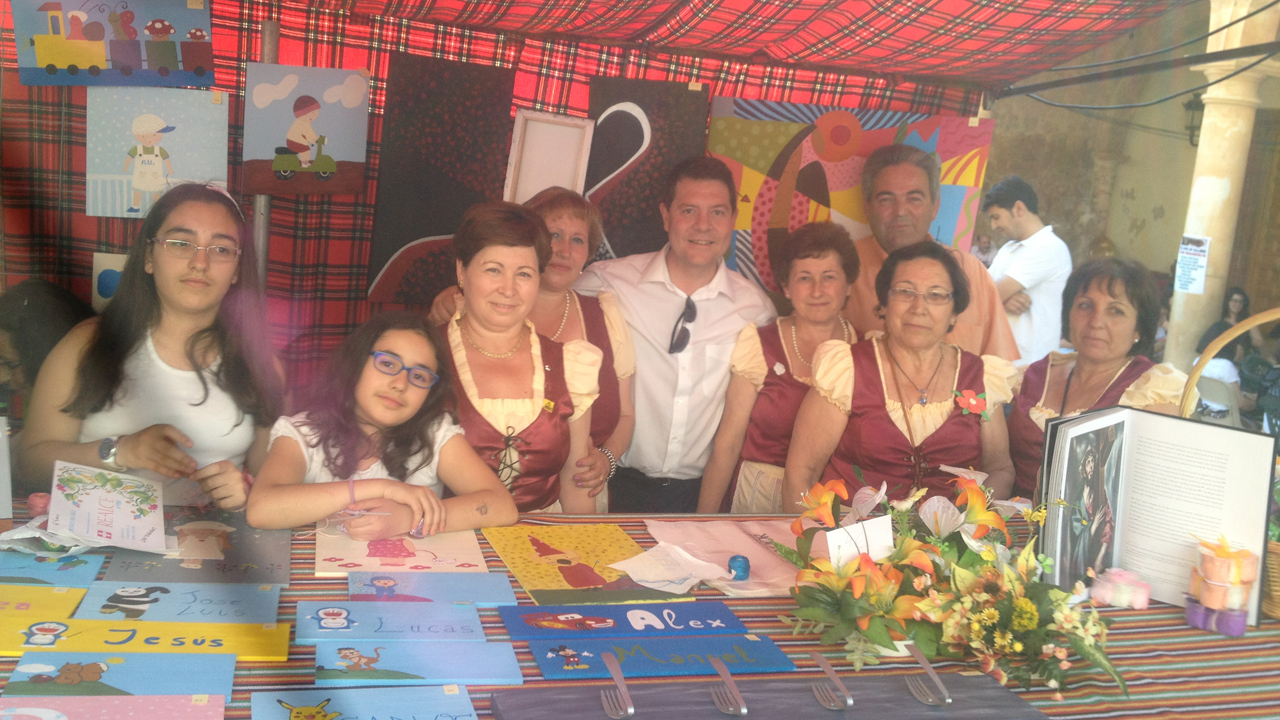 García-Page participa junto a los vecinos de El Bonillo en la Décima edición de la Feria de las Tradiciones