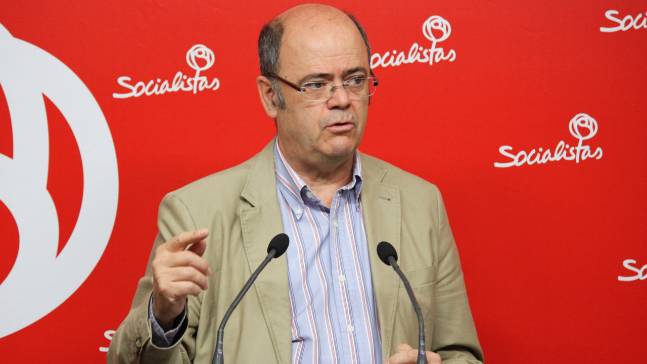 El PSOE denuncia la “indefensión absoluta” en la que ha situado el Gobierno a ganaderos y agricultores españoles con la PAC